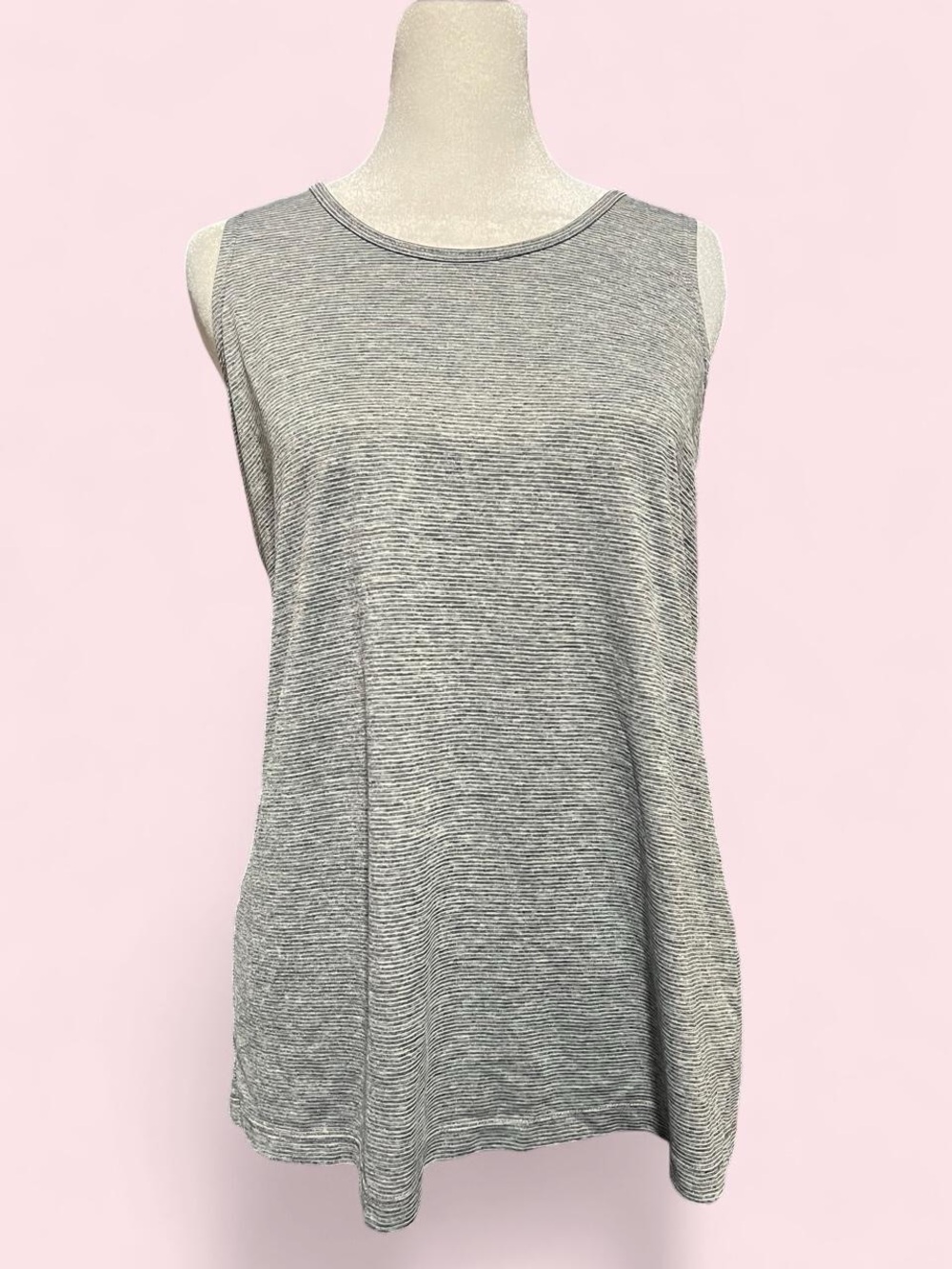 Medium Women’s Grey Stripe Sleeveless Tank Top